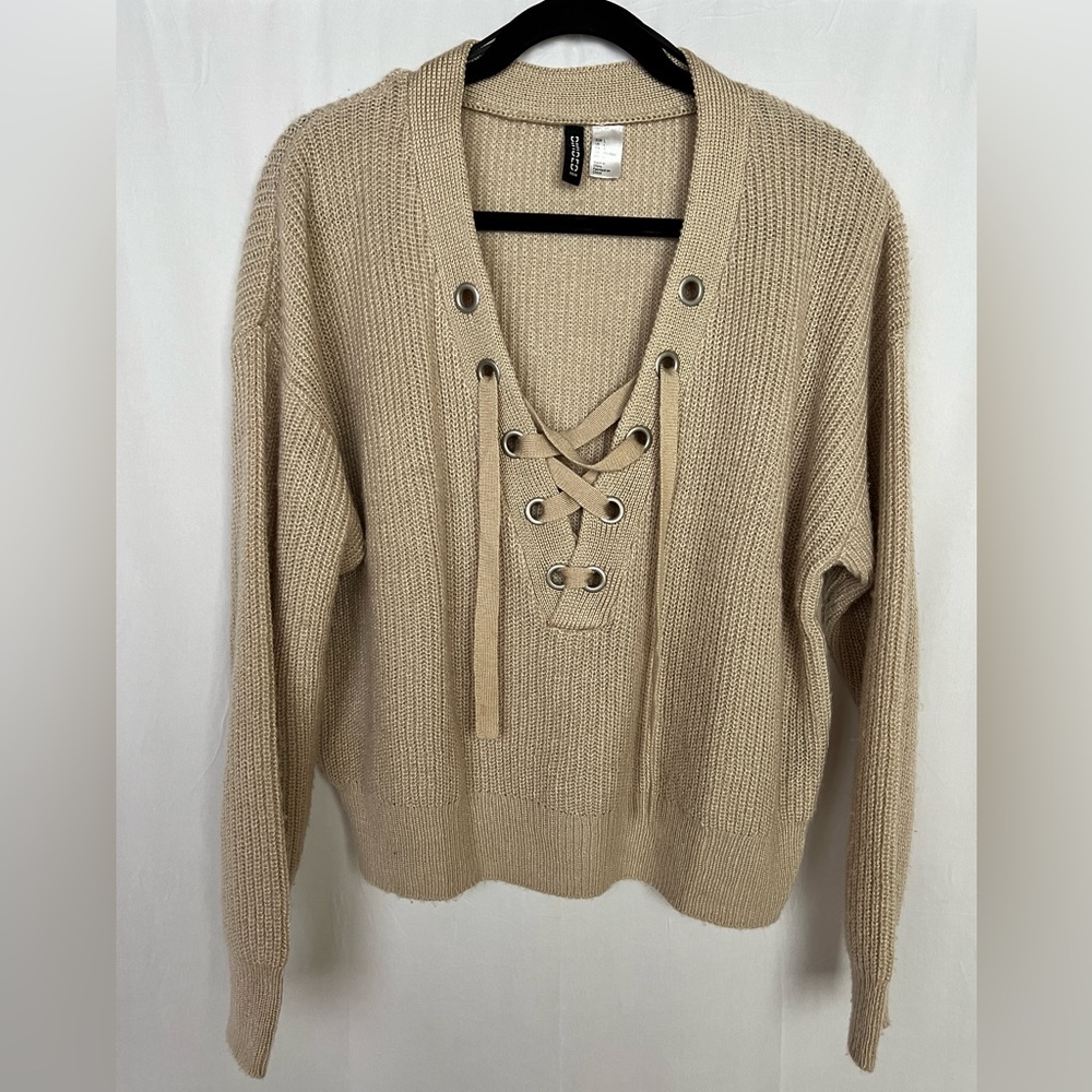 H&M DIVIDED Beige long/sleeve sweater, wide neck, Sz L